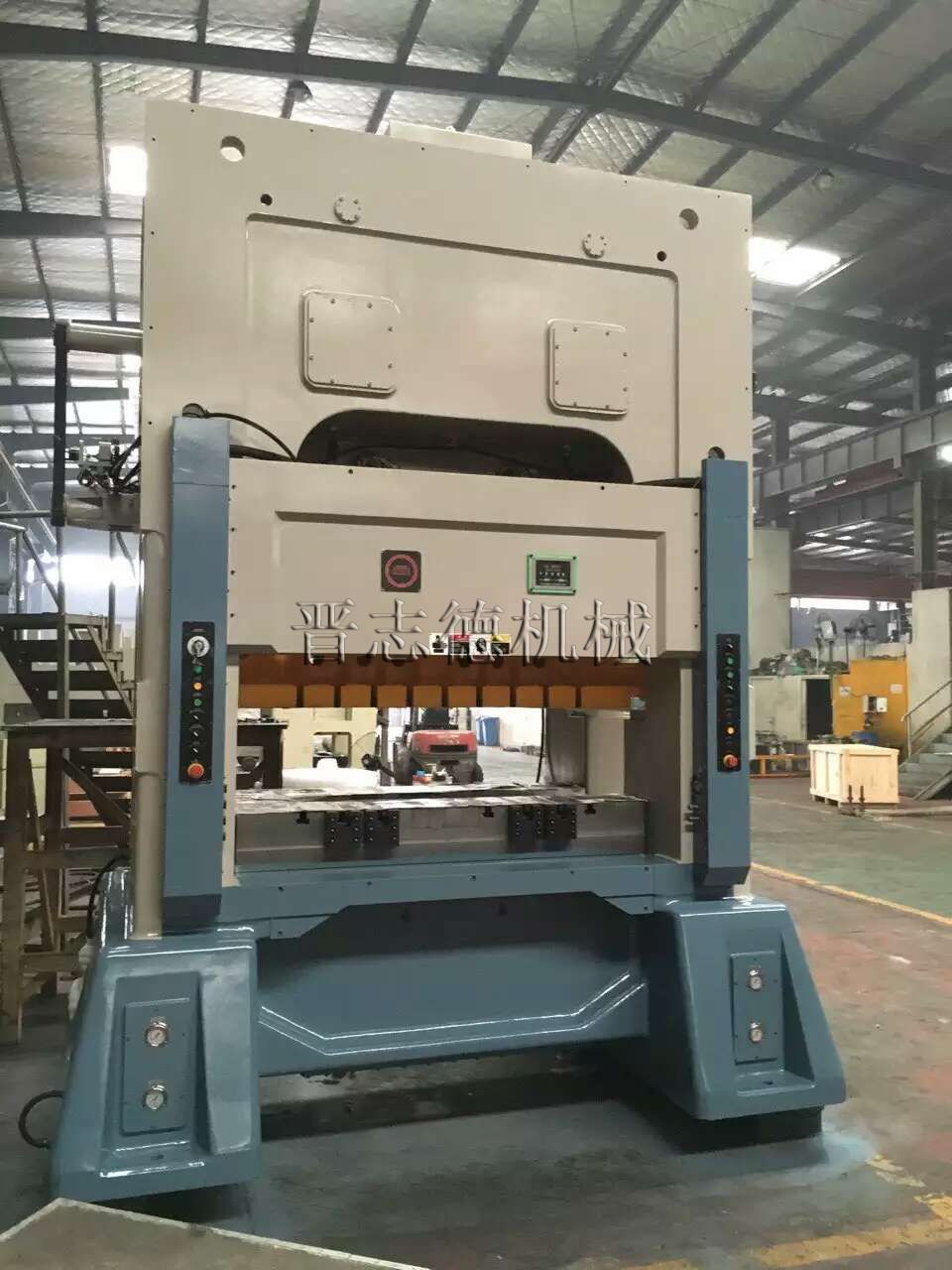 大噸位高速沖床生產